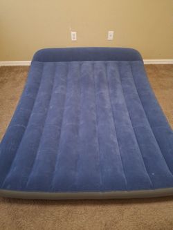 Bestway Queen Air Mattress- Barely Used