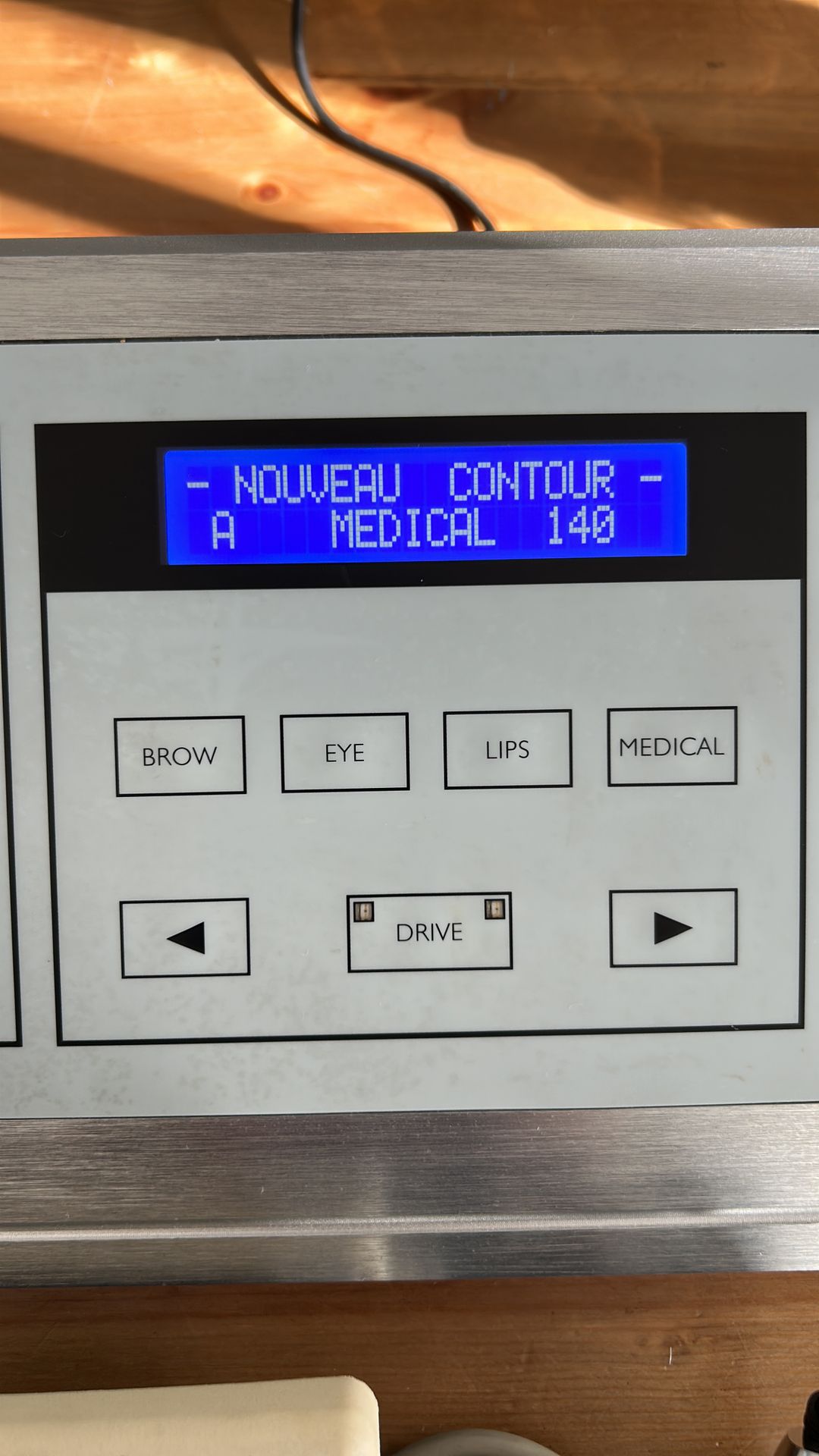 Máquina de maquillaje permanente