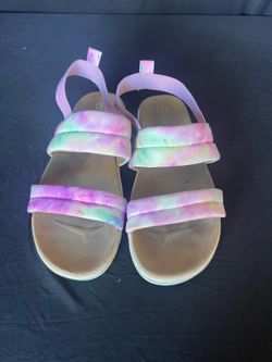Target Cat and Jack Girls size 5 pink sandals