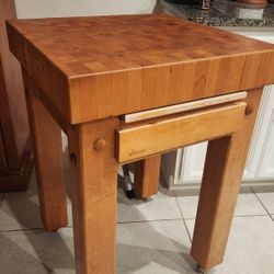Butcher Box With Cutting Board. 