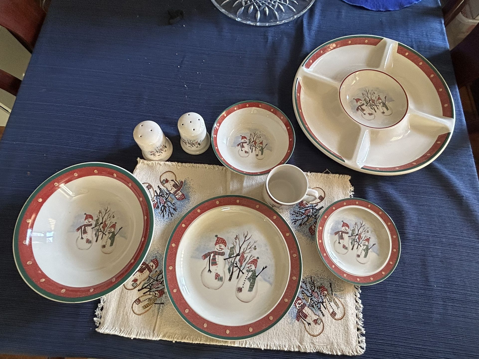 Royal Seasons Stoneware Snowman Dinner Set