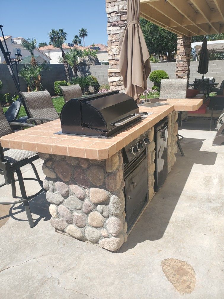 Outdoor BBQ Island for Sale in Las Vegas, NV OfferUp