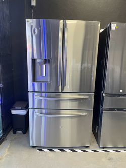 Samsung 4 door refrigerator in full depth