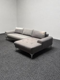 Modern Gray Sectional Sofa with Reversible Ottoman/Chaise