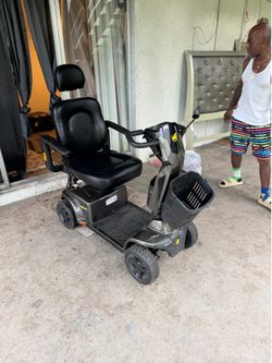 Golden companion scooter