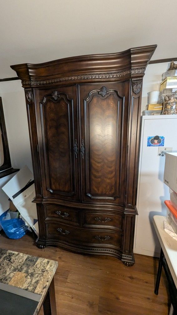 Ornate Armoire/Wardrobe Wooden Furniture Piece