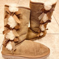 Ugg Bow Boots 