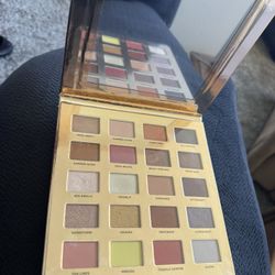 Iconic London 20 Eyeshadow Palette New
