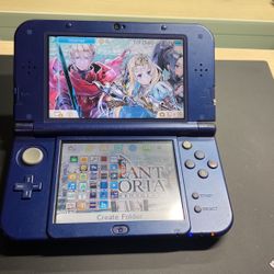 New Nintendo 3DS XL Galaxy In Good Condition With 128gb SD Card.