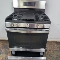 STOVE  GE BRAN NEW STAINLESS STEEL 
