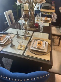 Table glass with 4 chairs  included 350!!!