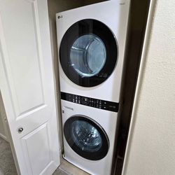 LG WashTower Washer and Dryer 