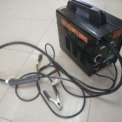 The Chicago Electric Flux 125 Welder (Item 57798)