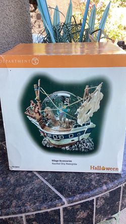 Halloween Dept 56 Haunted Pirate Ship Waterglobe