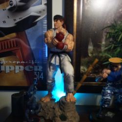 Street Fighter Statue