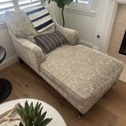 Chaise Lounge Chair 