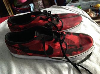 Camo red and black Nike