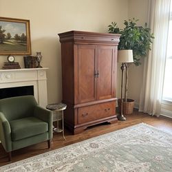 Coleccione Europa Armoire Solid Wood