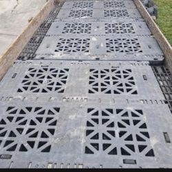 Plastic pallets 32x40 (HEAVY DUTY) (DELIVER OPTION)