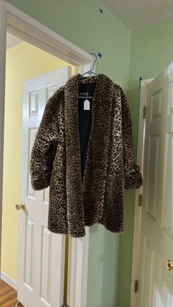 FAUX  100%  acrylic  cheetah print fluffy coat XL