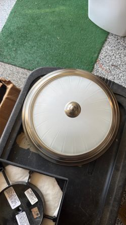Ceiling light fixture x2