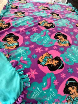 Tie blanket