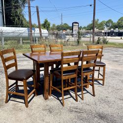 Dining Table And 6 Chairs 