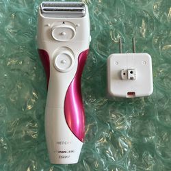 Nice Panasonic Wet/Dry Women's Cordless Rechargeable Shaver ES2207 Works Great