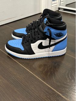 Jordan 1 university blue size 9.5M