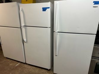 Frigidaire Refrigerator (ICE COLD) $225 Ready to Deliver or Apiclup