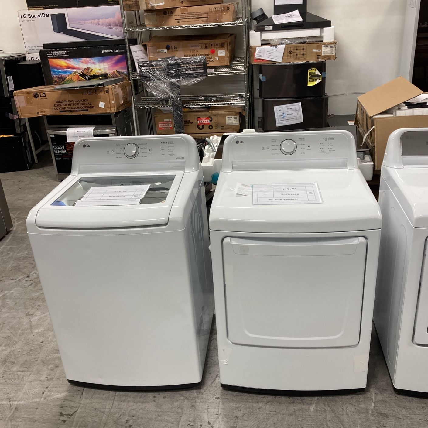 LG Washer With Agitator & Gas Dryer Set