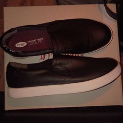Dr. Scholls slip ons womanโs