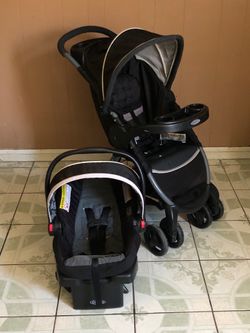 LIKE NEW GRACO CLICK CONNECT TRAVEL SYSTEM STROLLER CAR SEAT AND BASE!!!