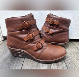 Bionica Women’s Brown Leather Ankle Boots Triple Buckle Side Zip Comfort