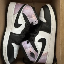 Jordan 1 Mid
