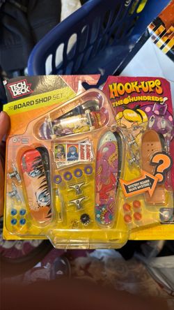 Hook ups x the hundreds tech deck pack