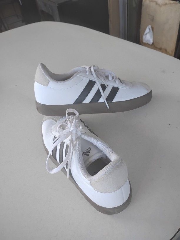 ADIDAS Sneakers Size 6