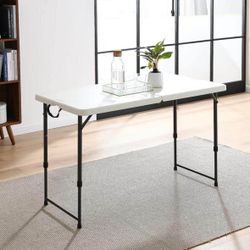 4FT Folding Half Portable Foldable Table for Parties Backyard Events Folding Table, Indoor Outdoor Kids Play Table Outdoor Craft Table Patio Indoor Wo