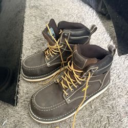 Boots 8 1/2