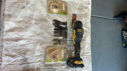 DeWalt 20v oscillating tool and accessories