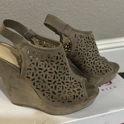 Beautiful Taupe Wedges Size 6 Retail Value $129.99+ Tax 
