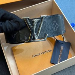 Auth LV Initiales Reversible 40 Monogram Eclipse Canvas Belt M9043 40/100 & Box