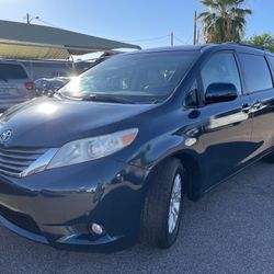2011 Toyota Sienna 