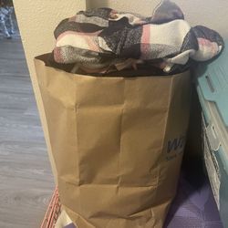 Bag Of Girls Size 12/clothes 