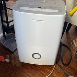 Frigidaire Dehumidifier 70pint