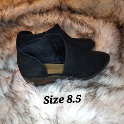 Lucky Brand Women Boots. Zipper Up. Excellent Condition 8.5