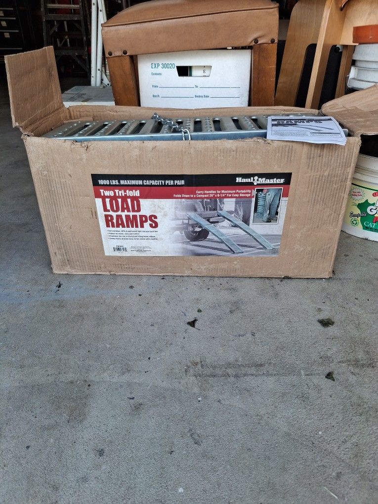 LOADING RAMPS
