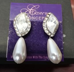 New formal earrings Pearl and diamond