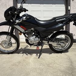 2024 Honda XR150LE