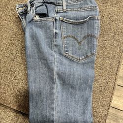 $4 Women Levi’s Size 25